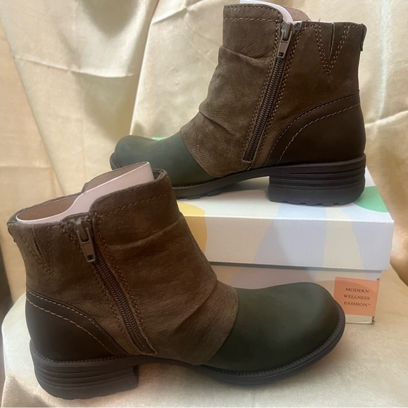 EARTH ORIGINS “Phoenix” Suede Leather Bootie in Dark Olive BNIB - Picture 11 of 16